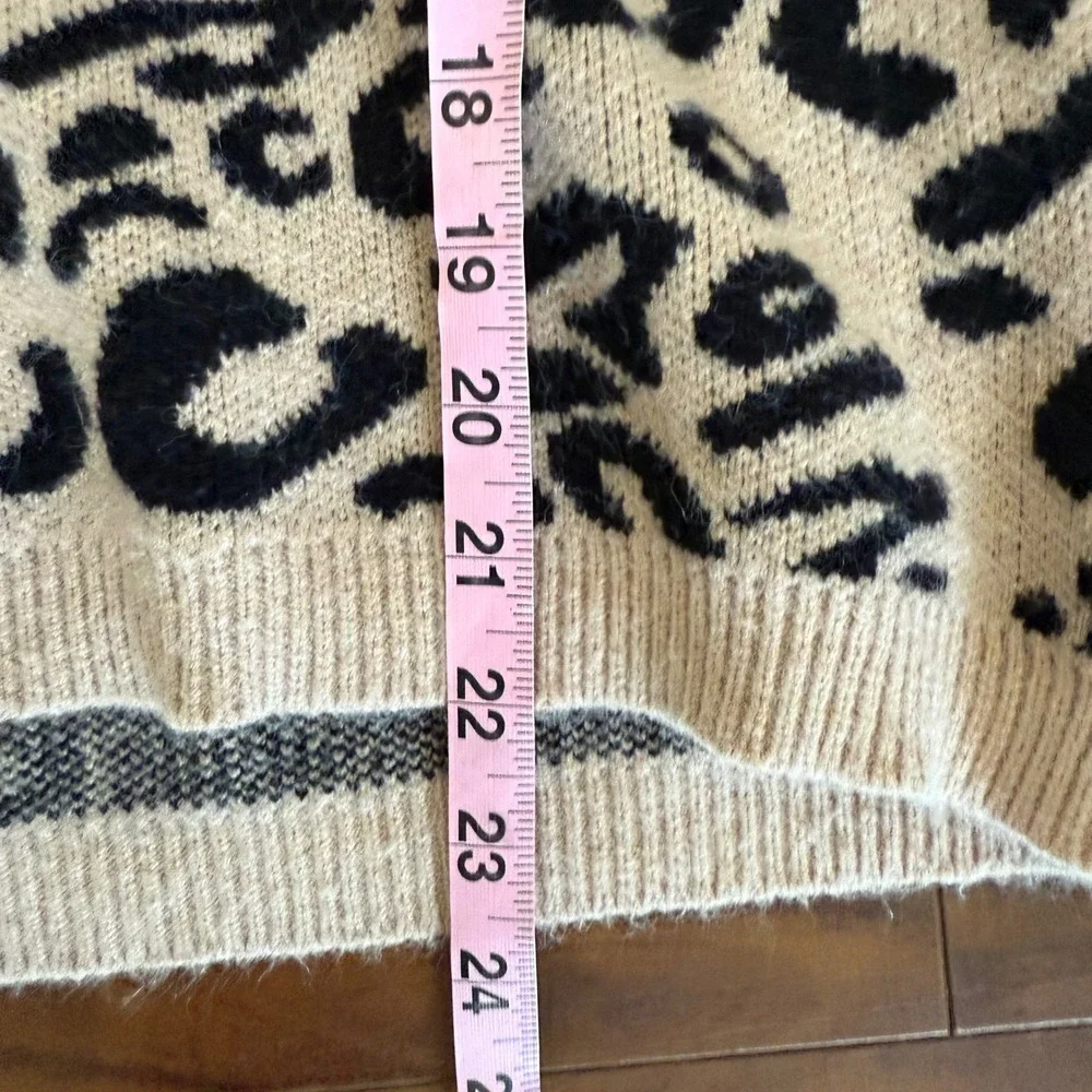 ANDTHEWHY Leopard Print Crew Neck Sweater‎ Long Sleeve Cozy Knit Top Women M/L